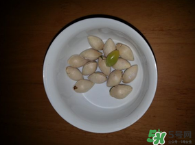 白果可以放微波爐嗎？白果放微波爐轉幾分鐘？