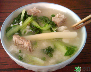 燉排骨什么時候放鹽最好？燉排骨放什么調(diào)料？