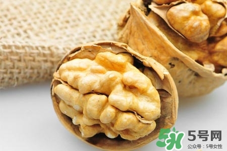 吃核桃可以長(zhǎng)頭發(fā)嗎？吃核桃對(duì)長(zhǎng)頭發(fā)有用嗎？