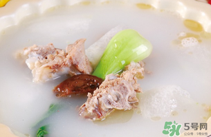 排骨湯燉多久最好？排骨湯燉怎么燉最好喝？