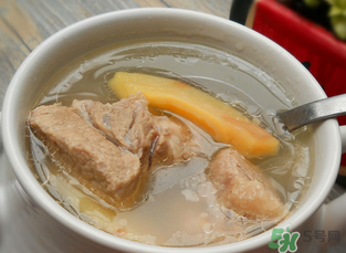 排骨湯為什么是白色的？排骨湯怎么熬成乳白色的？