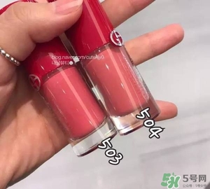 阿瑪尼小胖丁唇釉哪個色最火？阿瑪尼小胖丁唇釉保留了紅管的哪個色？