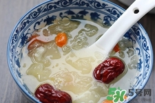 喝銀耳紅棗湯會(huì)發(fā)胖嗎？晚上吃銀耳紅棗湯長(zhǎng)會(huì)胖嗎？
