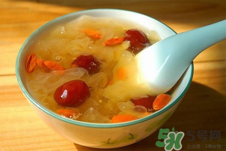 銀耳紅棗湯怎么做最正宗好吃？銀耳紅棗湯怎么做補血養(yǎng)顏？