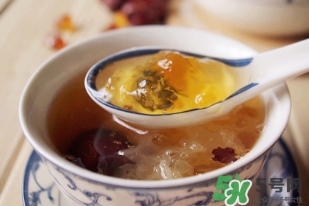 早上空腹喝銀耳紅棗湯好嗎？早上喝銀耳紅棗湯有什么好處？