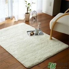 地毯上的頭發(fā)怎么清理?地毯可以用洗衣機洗嗎? 地毯上的頭發(fā)怎么清理?地毯可以用洗衣機洗嗎?