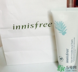 潔面膏和潔面乳的區(qū)別 潔面膏的功效作用 潔面膏和潔面乳的區(qū)別 潔面膏的功效作用