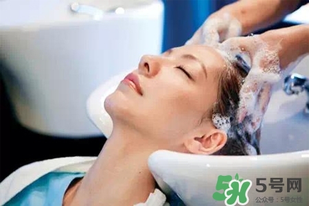 破腹產(chǎn)后多久可以洗頭？順產(chǎn)后多久可以洗頭發(fā)？
