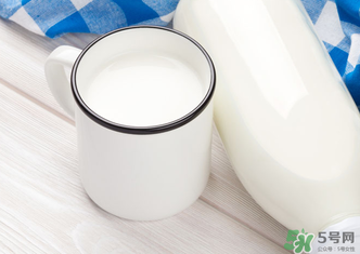 吃完牛肉可以喝牛奶嗎？牛肉和牛奶可以一起吃嗎？