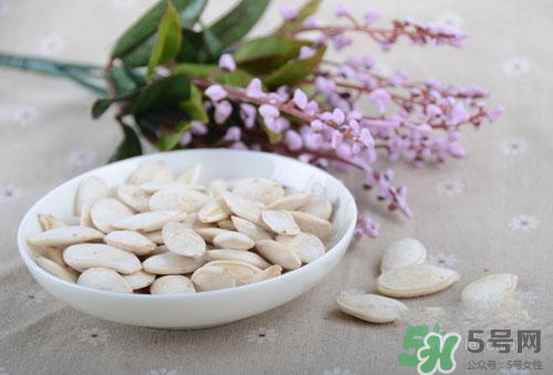 南瓜子和葵花籽哪個(gè)好？南瓜子和葵花籽區(qū)別？