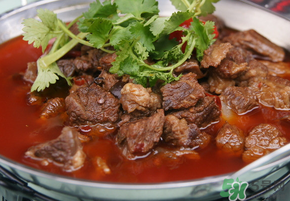 燉牛肉放什么容易爛？牛肉怎么燉好吃又爛？