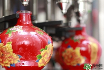 一喝白酒就胃疼怎么回事？一喝白酒就胃疼怎么辦？