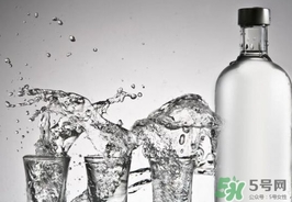 一喝白酒就胃疼怎么回事？一喝白酒就胃疼怎么辦？
