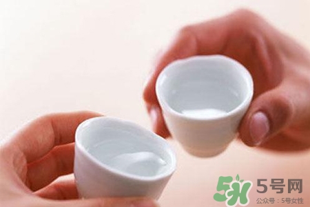 喝白酒能解牙痛嗎？牙痛能喝白酒嗎？