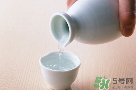 喝白酒能解牙痛嗎？牙痛能喝白酒嗎？