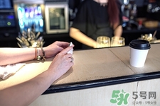 冬天可以喝綠茶嗎?冬天喝綠茶還是紅茶 冬天可以喝綠茶嗎?冬天喝綠茶還是紅茶