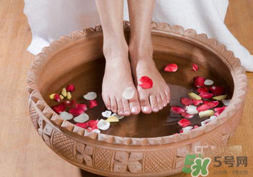 熱水泡腳可以補(bǔ)血嗎？熱水怎么泡腳可以補(bǔ)血？
