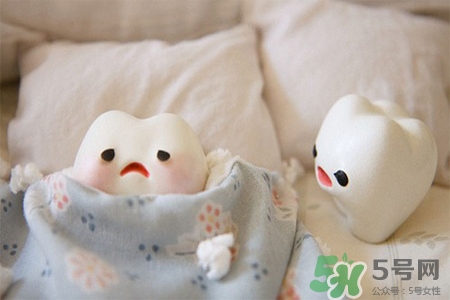 坐月子刷牙可以用牙膏嗎？坐月子刷牙用什么牙膏？