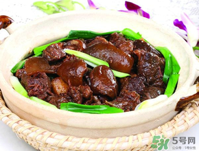 狗肉和什么一起吃最好？狗肉和什么一起燉好吃？