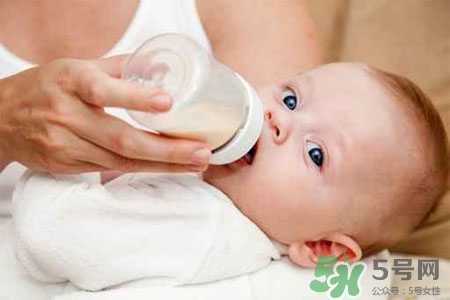 母乳奶水清淡正常嗎？奶水清淡不代表沒營養(yǎng)