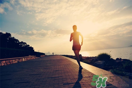 冬天跑步不出汗會(huì)影響健康嗎？冬天跑步不出汗怎么辦？