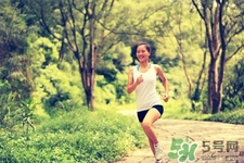 冬天跑步不出汗會(huì)影響健康嗎？冬天跑步不出汗怎么辦？
