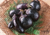 長(zhǎng)茄子好還是園茄子好?長(zhǎng)茄子和圓茄子的區(qū)別 長(zhǎng)茄子好還是園茄子好?長(zhǎng)茄子和圓茄子的區(qū)別