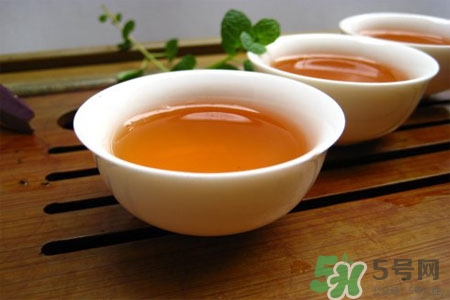 冬天喝菊花茶好嗎？冬天喝菊花茶加枸杞好嗎？