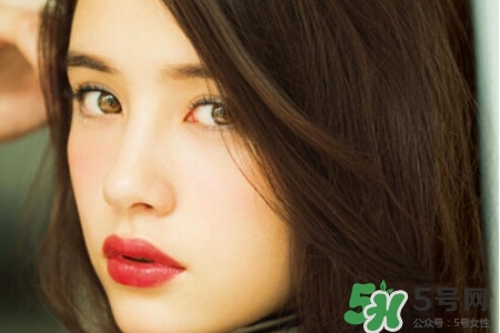 冬天適合什么顏色的口紅？冬天涂什么顏色口紅好看？