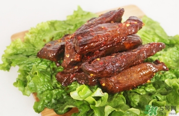 牛肉干的營養(yǎng)價(jià)值 牛肉干的功效與作用 牛肉干的營養(yǎng)價(jià)值 牛肉干的功效與作用