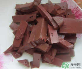 坐月子可以吃羊血嗎？坐月子能吃羊血嗎？