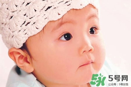 寶寶能穿羽絨服嗎？寶寶多大可以穿羽絨服？