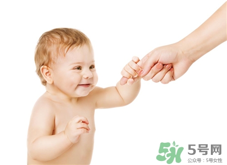 寶寶走路早好還是晚好??寶寶多大可以走路 寶寶走路早好還是晚好??寶寶多大可以走路