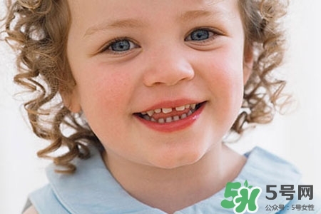 寶寶冬天應(yīng)該穿幾件衣服最好？冬天寶寶穿多少衣服合適？