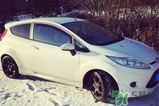 冬天早上車玻璃上的冰霜怎么弄？冬天早上車玻璃上的霧怎么弄？