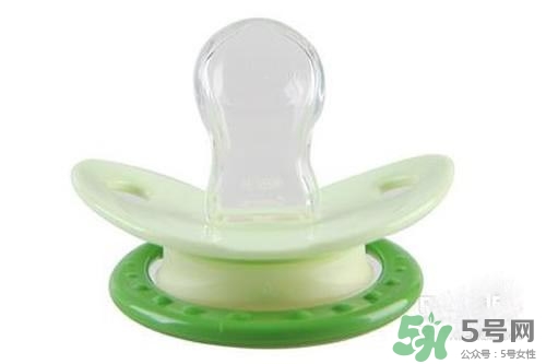 安撫奶嘴乳膠好還是硅膠好？怎么挑選安撫奶嘴？