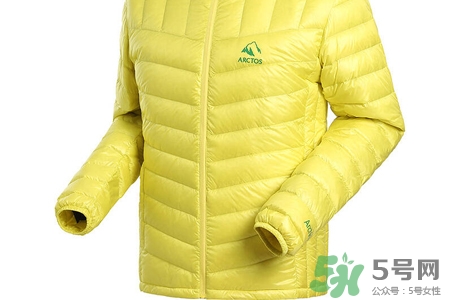 冬天穿羽絨服好還是棉服好？羽絨服和棉服哪個好？