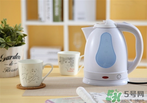 喝燙水對(duì)胎兒有害嗎?經(jīng)常喝燙水會(huì)怎么樣? 喝燙水對(duì)胎兒有害嗎?經(jīng)常喝燙水會(huì)怎么樣?