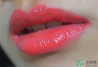 ysl和香奈兒口紅哪個(gè)好？ysl52和香奈兒43對(duì)比