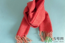 羊絨圍巾起球正常嗎？羊絨圍巾起球怎么辦？