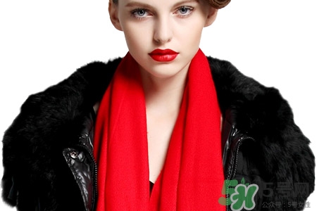 羊絨圍巾起球正常嗎？羊絨圍巾起球怎么辦？