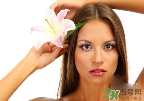 綿羊油可以搽臉嗎？綿羊油可不可以搽臉？