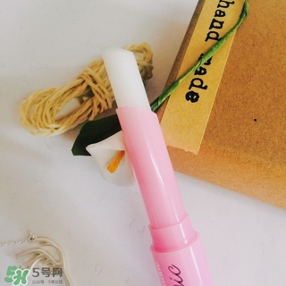 mistine草莓唇膏多少錢？mistine美氏婷草莓變色唇膏價格