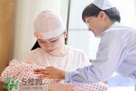 喂母乳乳房會下垂嗎？喂母乳會導(dǎo)致胸部下垂嗎？