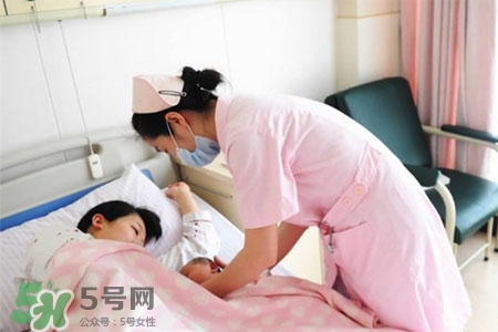 喂母乳為什么會(huì)胸部下垂？正確哺乳不會(huì)導(dǎo)致胸部下垂