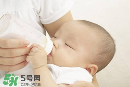 產(chǎn)后胸部下垂什么原因？產(chǎn)后胸部下垂怎么辦？
