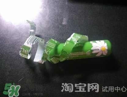 小甘菊唇膏小孩能用嗎？herbacin賀本清小甘菊唇膏小孩可以用嗎？
