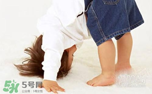 寶寶喜歡撞頭是怎么回事？寶寶喜歡撞頭怎么辦？