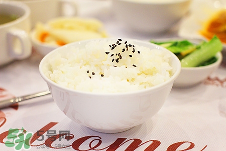 產(chǎn)婦可以吃黑芝麻嗎?產(chǎn)婦吃黑芝麻的好處 產(chǎn)婦可以吃黑芝麻嗎?產(chǎn)婦吃黑芝麻的好處