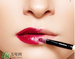 唇彩保質(zhì)期一般是多久？唇彩過期了還能用嗎？